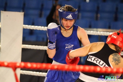 Półfinały 13. Mistrzostw Polski Kobiet w Boksie kategoria 57 kg: Sandra Kruk (UKS Kontra Elbląg) - Aleksandra Banak (Polonia Leszno) RSC 4