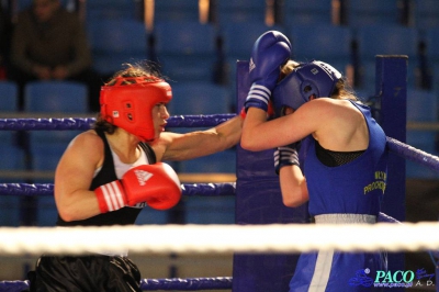 Półfinały 13. Mistrzostw Polski Kobiet w Boksie kategoria 57 kg: Sandra Kruk (UKS Kontra Elbląg) - Aleksandra Banak (Polonia Leszno) RSC 4