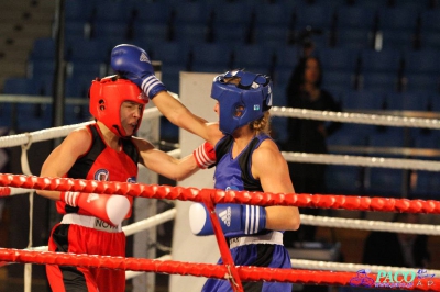 Półfinały 13. Mistrzostw Polski Kobiet w Boksie kategoria 57 kg: Jadwiga Stańczak (GUKS Carbo Gliwice) - Sylwia Pel (GUKS Carbo Gliwice) 3:0