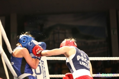 IV GALA SPORTÓW WALKI: Karolina MICHALCZUK (Paco Lublin) - Jadwiga STAŃCZAK (Carbo Gliwice) - Chełm 25.10.14r_49